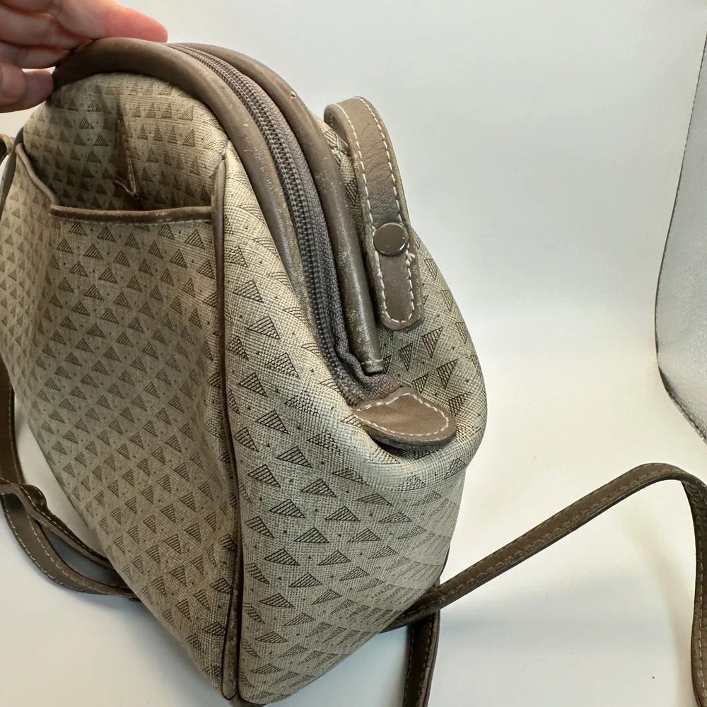 Liz Claiborne Crossbody Bag Womens Medium Tan Geometric Vintage Preppy 80s